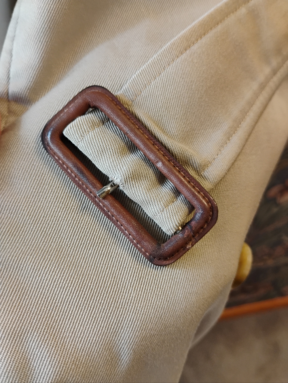 Vintage Burberry Beige Trench Coat with Signature Check Lining - Picture 7 of 10